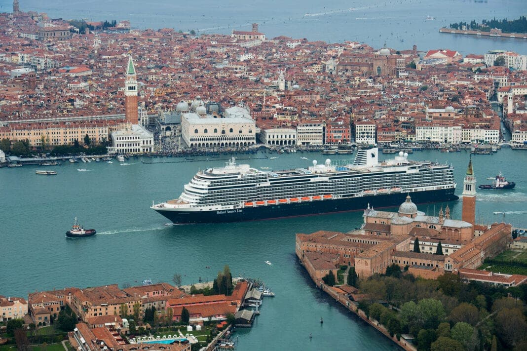 Kondingsdam von Holland-America in Venedig. Foto: Carnival Corporation