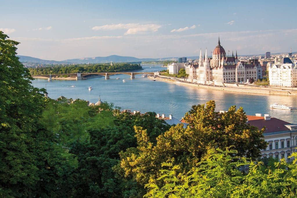Die Donau mit Metropolen wie Budapest (Foto) gehört zu den beliebtesten Flusskreuzfahrt-Revieren. Foto: Nicko Cruises