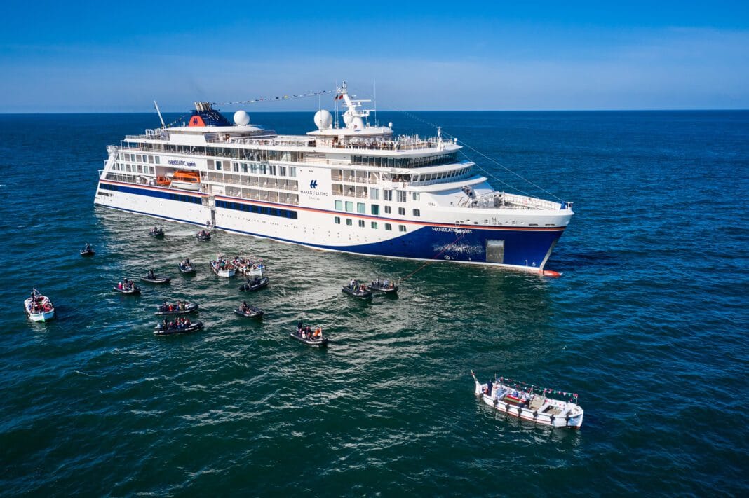 Taufe der HANSEATIC Spirit vor Helgoland Foto: © Hapag-Lloyd Cruises / Christian Wyrwa