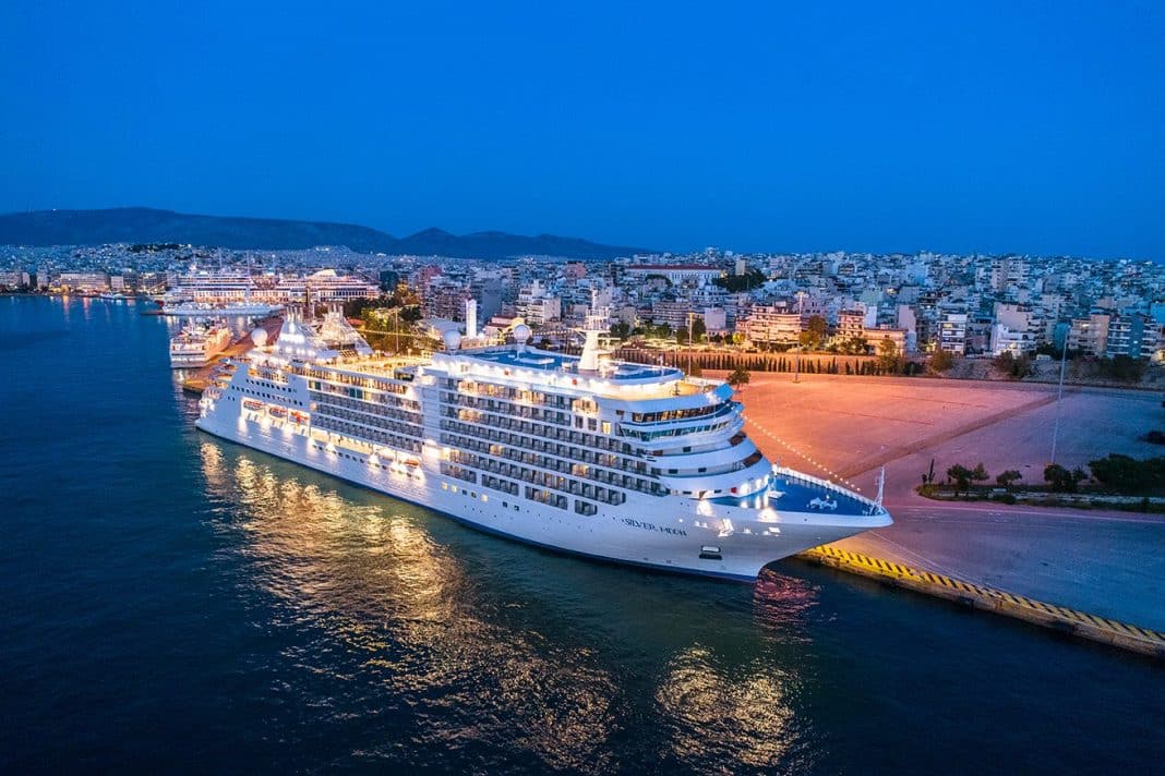 Silver Moon in Piräus. Foto: © Silversea Cruises