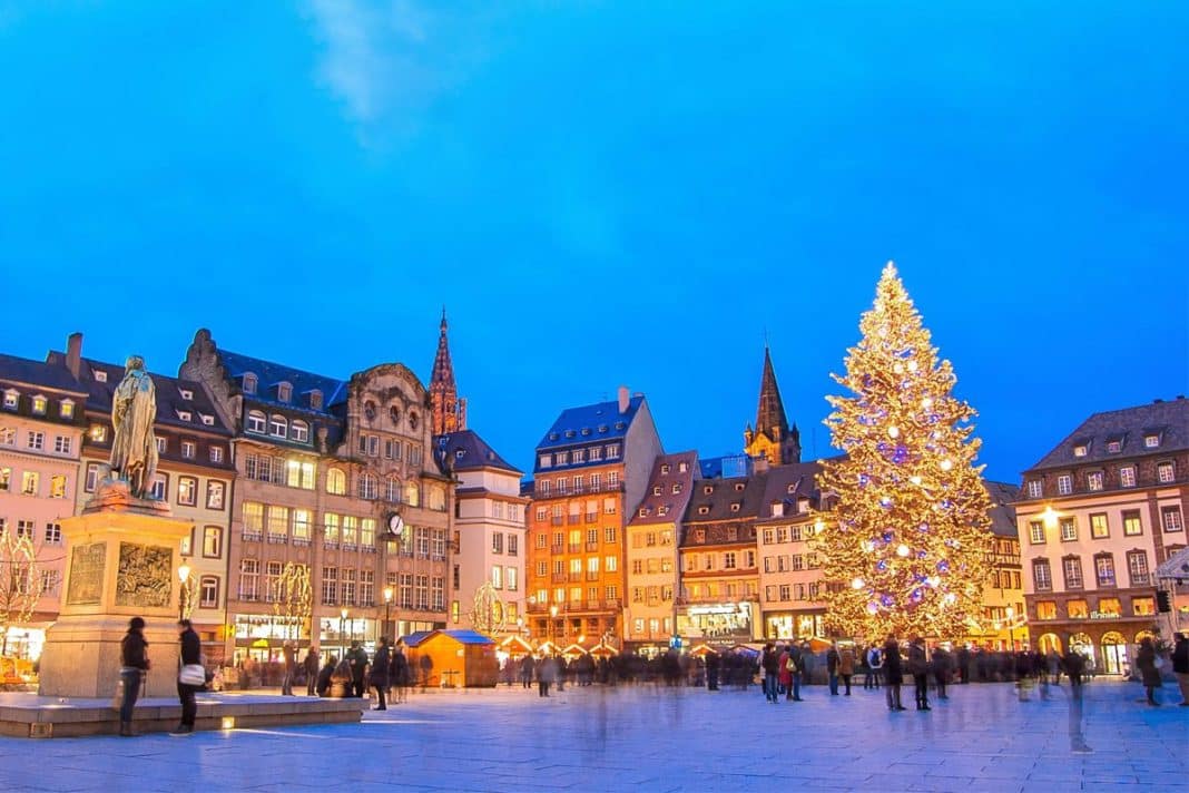 Weihnachtsmarkt in Straßburg. Foto: © Alexi Tauzin - stock.adobe.com