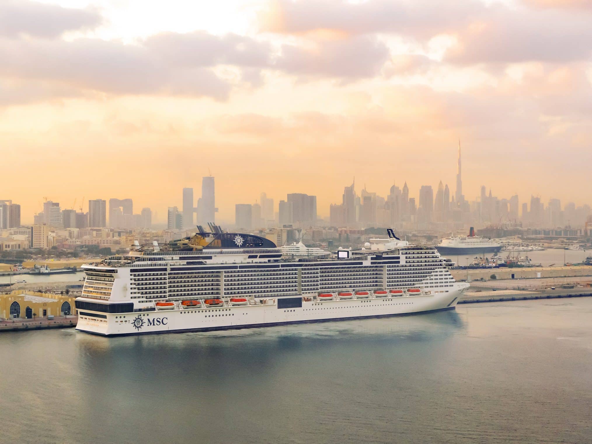 Bekenntnis zu den Arabischen Emiraten MSC Virtuosa in Dubai getauft