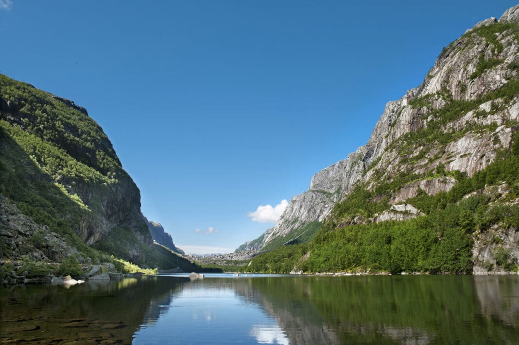 Die beeindruckende Natur der norwegischen Fjorde, hier das Dirdalen-Tal, Foto: © MSC Cruises