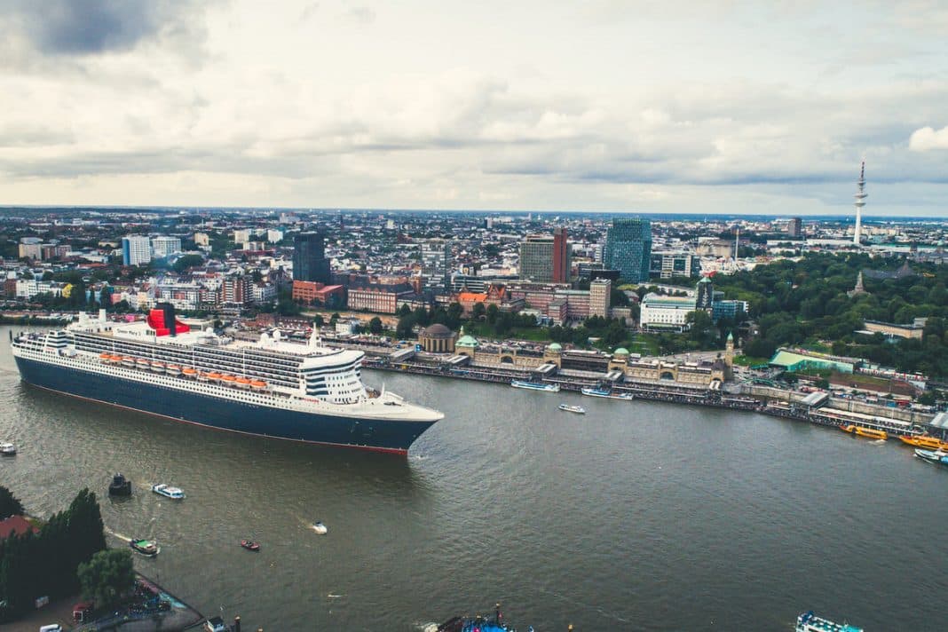 Cunards Queen Mary 2 in Hamburg, Foto: © Cunard Line