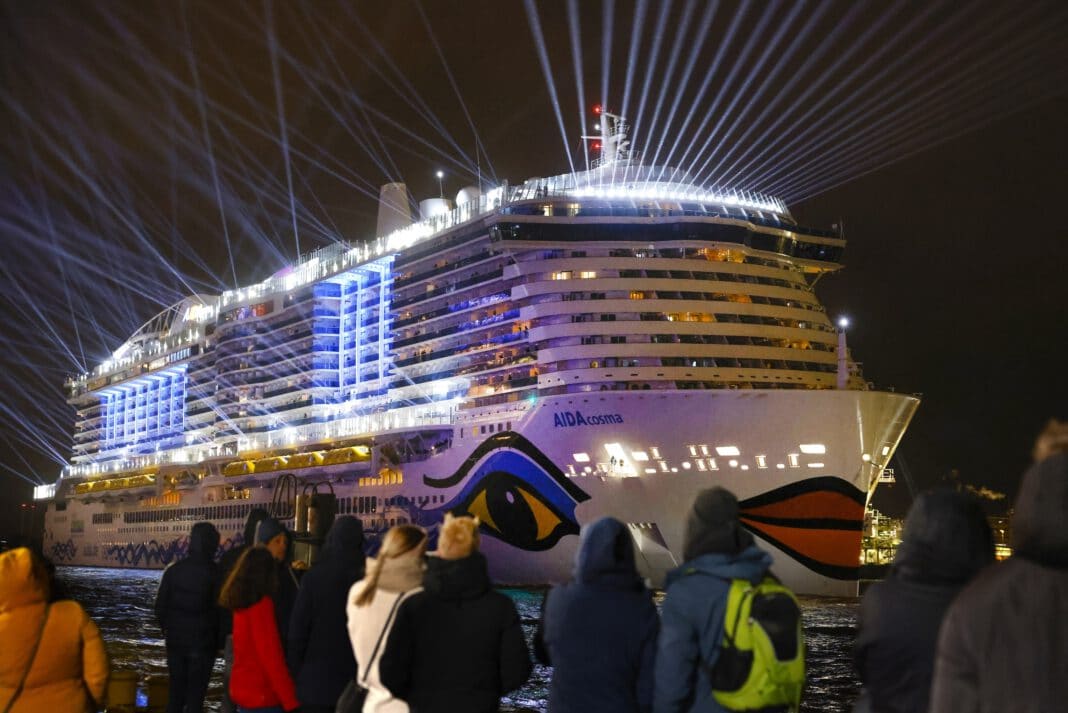 AIDAcosma hat nach der Taufe Hamburg in Richtung MIttelmeer verlassen. Foto: Franziska Krug