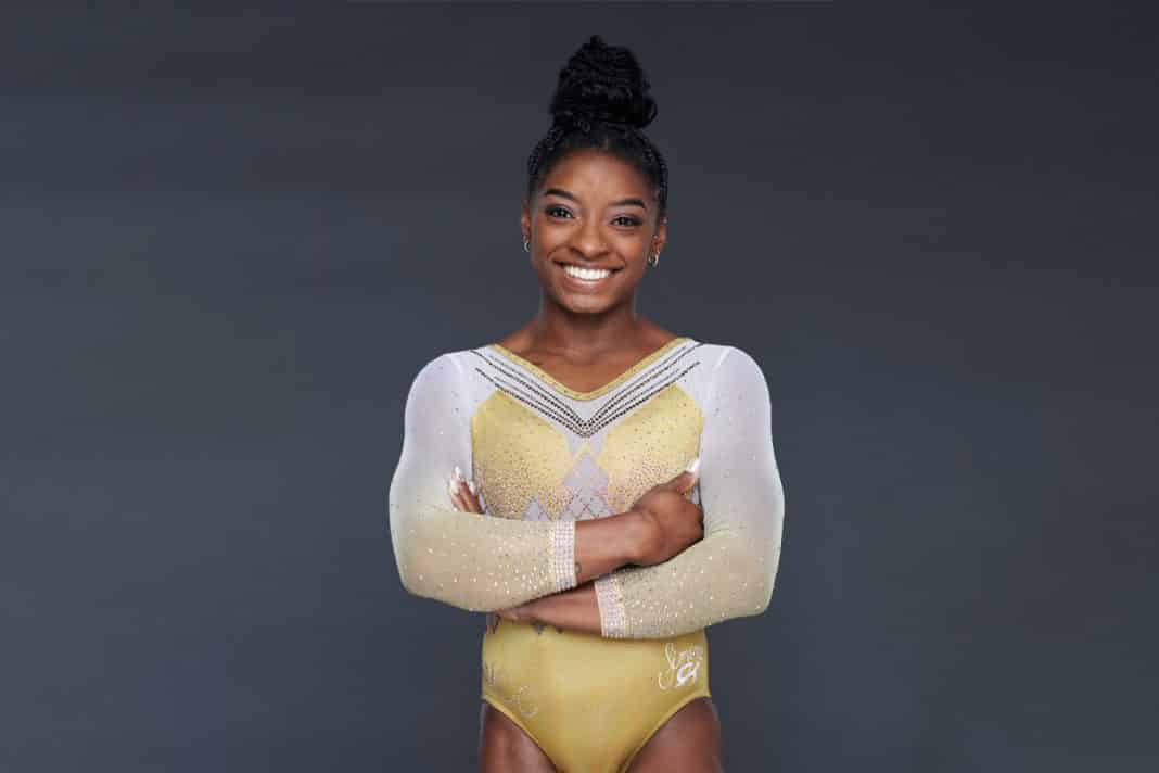 Die US-amerikanische Sportlerin Simone Biles tauft am 4. November in Fort Lauderdale die Celebrity Beyond. Foto: © Celebrity Cruises / Simone Biles