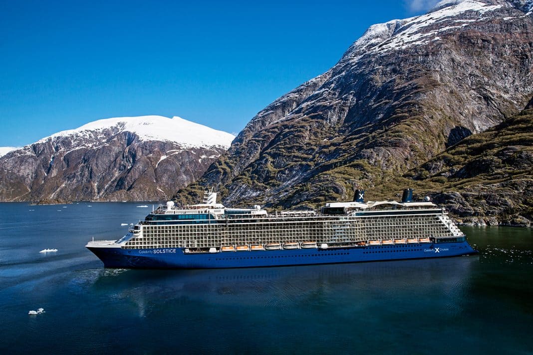 Celebrity Solstice im Tracy Arm Fjord, Alaska. Foto: © Celebrity Cruises