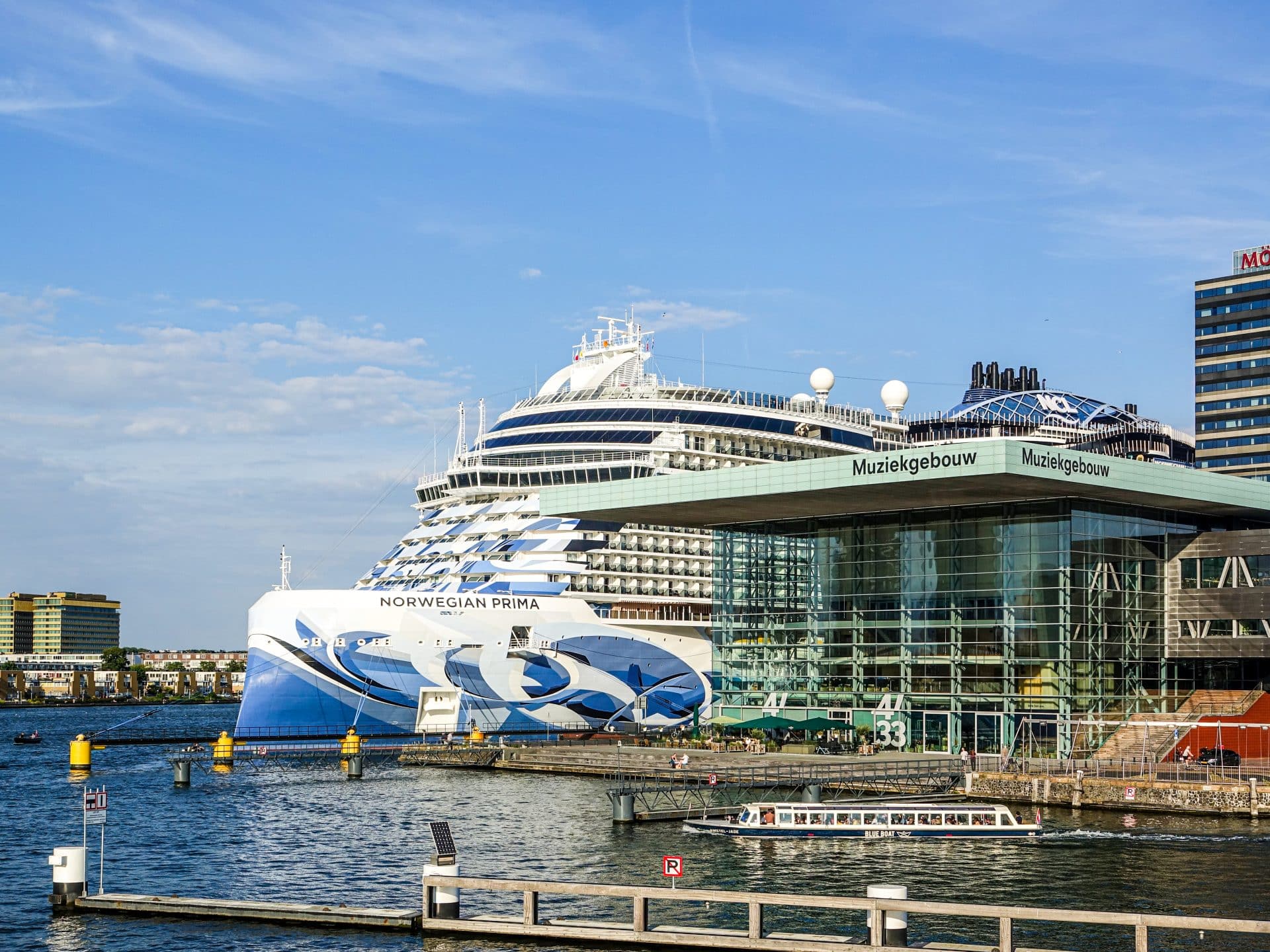 Norwegian Prima liegt am Cruise Terminal in Amsterdam, Foto: © Ralf Lange, Crucero