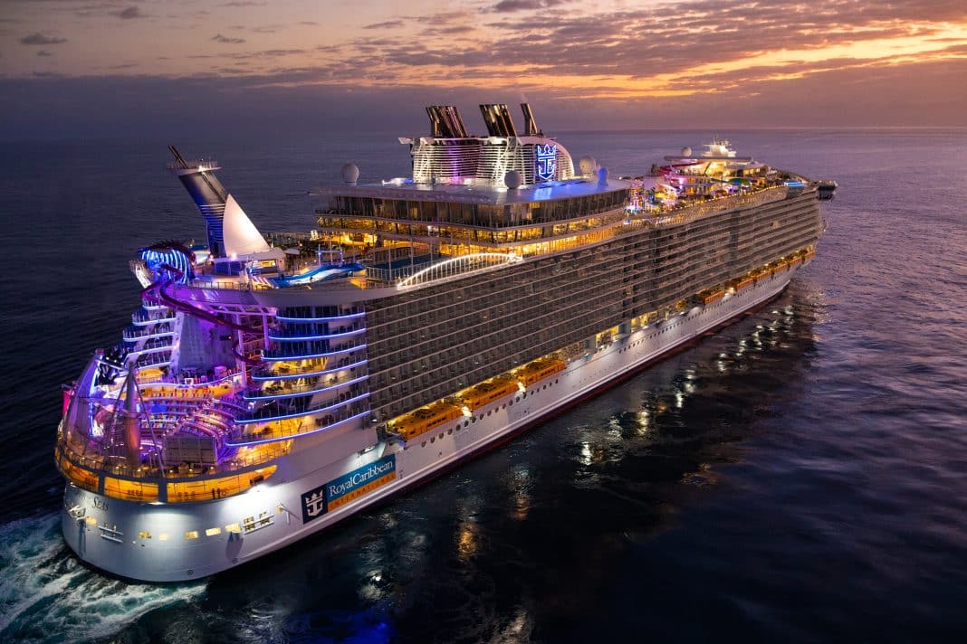 Machte 2009 Schlagzeilen als größtes Kreuzfahrtschiff der Welt: Die Oasis of the Seas. Den Titel trägt ab 2024 die Icon of the Seas. Foto: Royal Caribbean International
