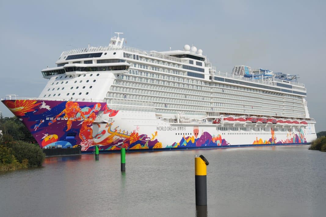 Die World Dream wurde 2017 für Dream Cruises auf der Meyer Werft in Papenburg gebaut. Foto: Christoph Assies