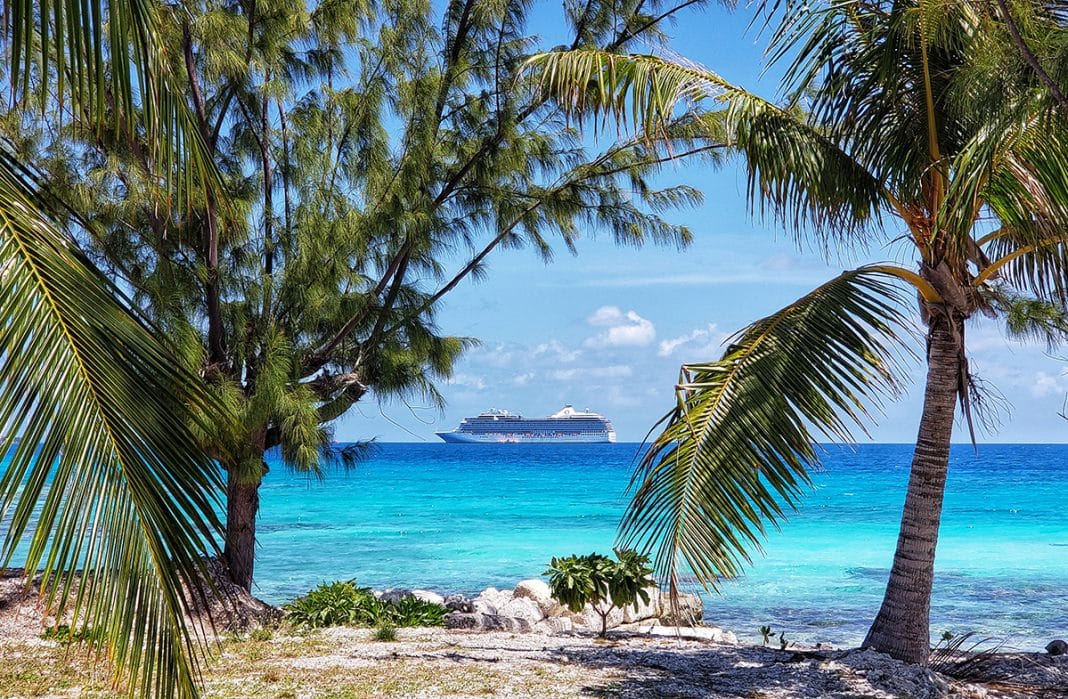 Marina im Südpazifik vor dem Rangiroa-Atoll. Foto: © Oceania Cruises