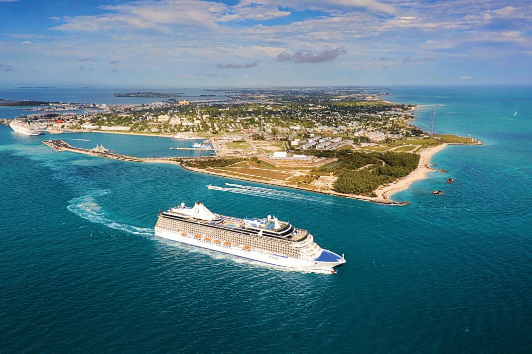 Riviera von Oceania Cruises vor Key West. Foto: © Oceania Cruises