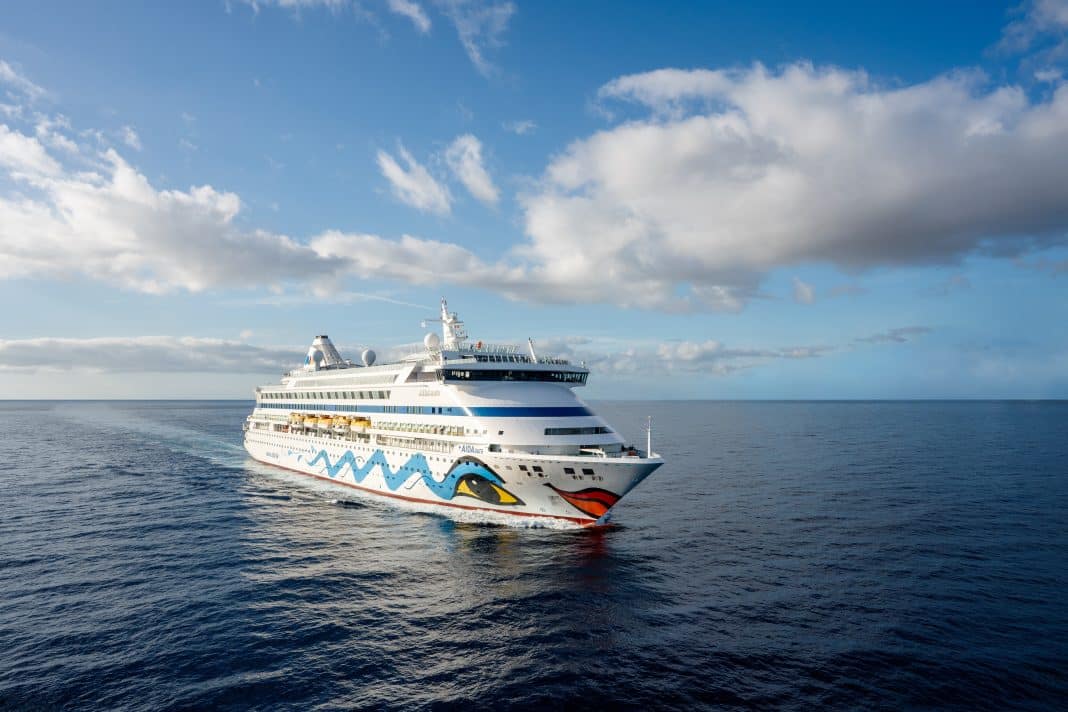Die AIDAaura hat am Morgen ihre letzte Kreuzfahrt unter der Flagge von AIDA Cruises in Bremerhaven beendet. Foto: AIDA Cruises