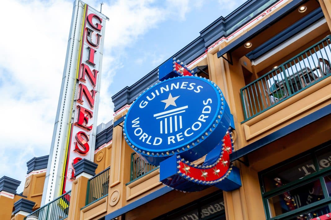 Schild des Guinness World Records Museums in Niagara Falls. Foto: © JHVEPhoto / Adobe Stock