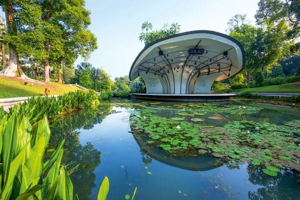 Musikalischer Insidertipp: Shaw Foundation Symphony Stage in den Singapore Botanic Gardens. Foto: © Marklin Ang