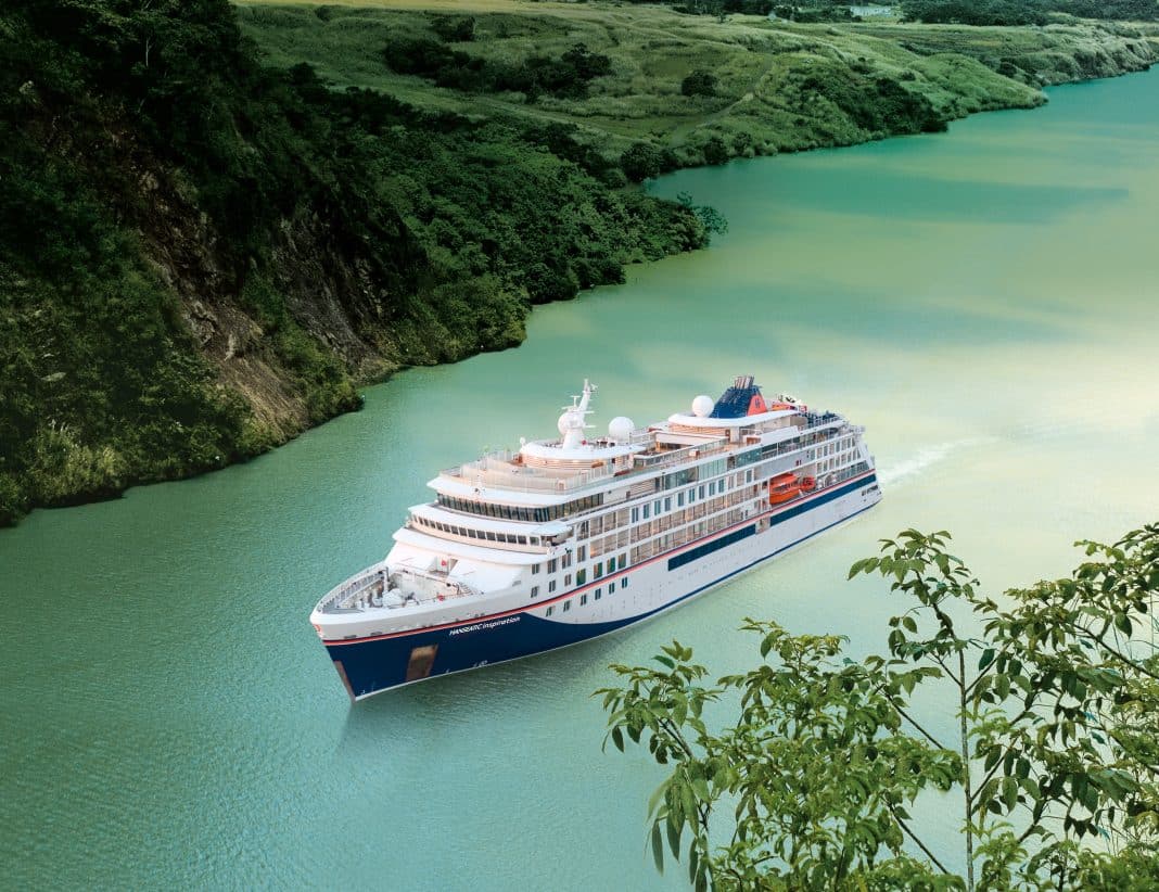 Die Tagespassage durch den Panamakanal führt durch den Regenwald und Mangroven, Foto: © Hapag-Lloyd Cruises