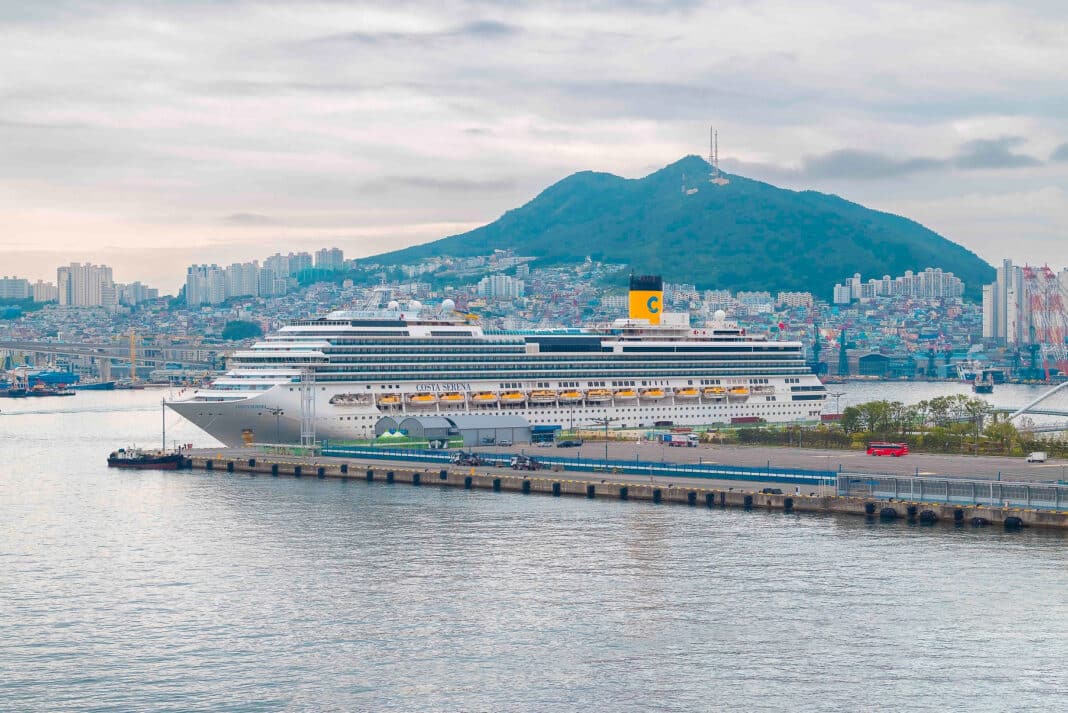 Die Costa Serena in Busan, Südkorea. Foto: © Costa Kreuzfahrten