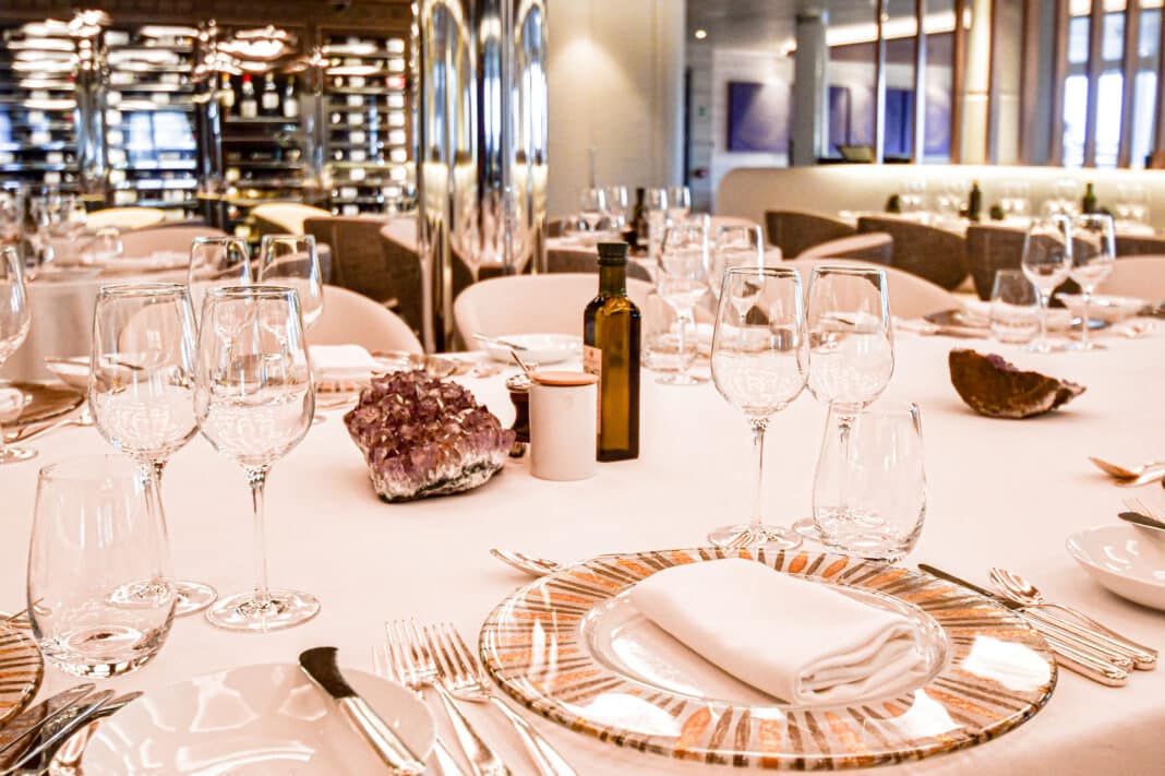 Gourmet-Restaurant Nuna, das erste Restaurant von Alain Ducasse auf hoher See; Foto: © Tobias Lange-Rüb
