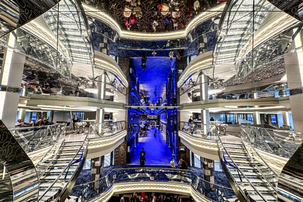 Infinty Atrium, MSC Euribia, Foto: Tobias Lange-Rüb