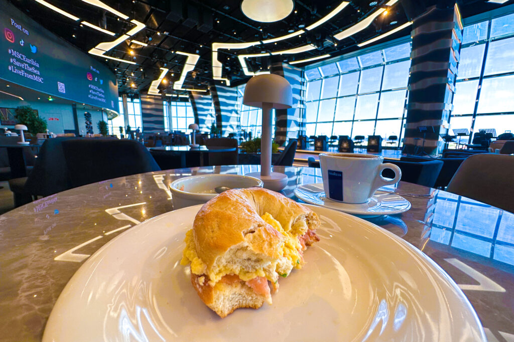 Carousel Lounge, MSC Euribia, Foto: Tobias Lange-Rüb