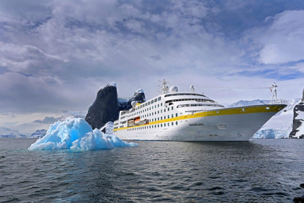 Kleinstes Kreuzfahrtschiff Deutschlands nimmt Kurs auf die Antarktis. Foto: © Plantours Kreuzfahrten