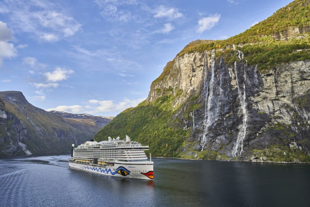 Die AIDAperla steuert unter anderem den Geirangerfjord in Norwegen an. Foto: AIDA Cruises