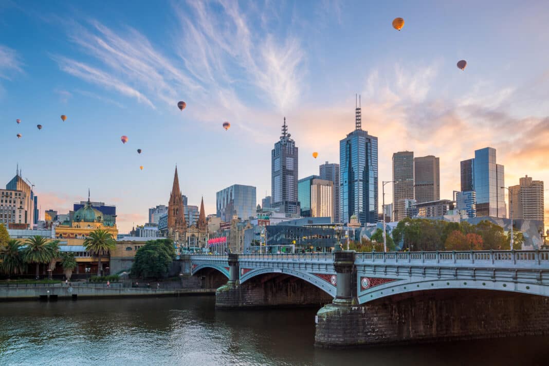 Im australischen Melbourne bietet NCL sogar Overnight-Aufenthalte. Foto: © Adobe Stock / f11photo