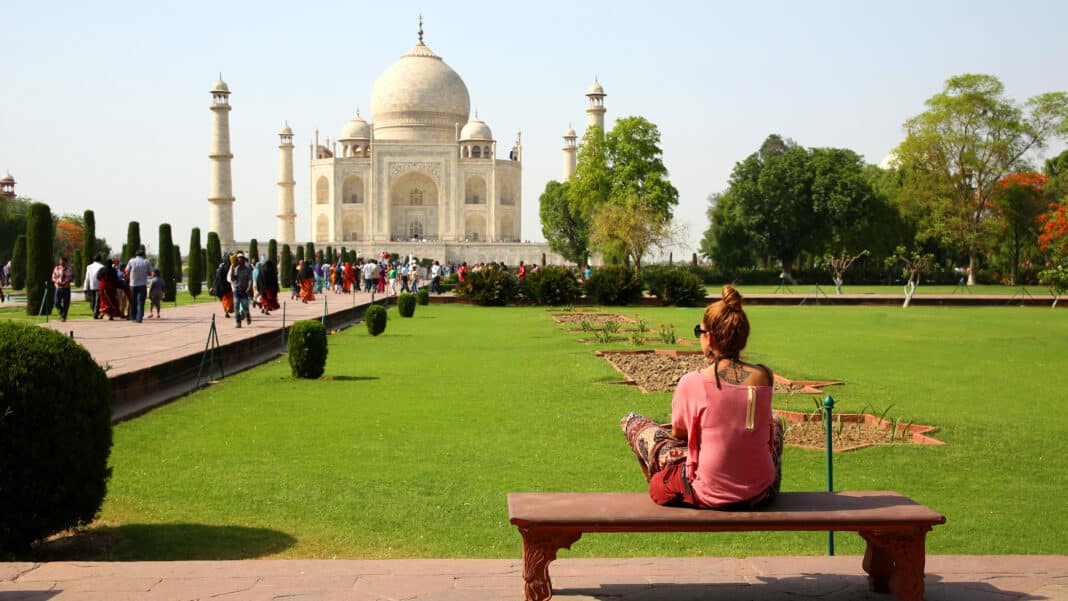 Mit MS »Hamburg« vom Taj Mahal bis zu Goas Stränden. Foto: © Adobe Stock / kagemusha