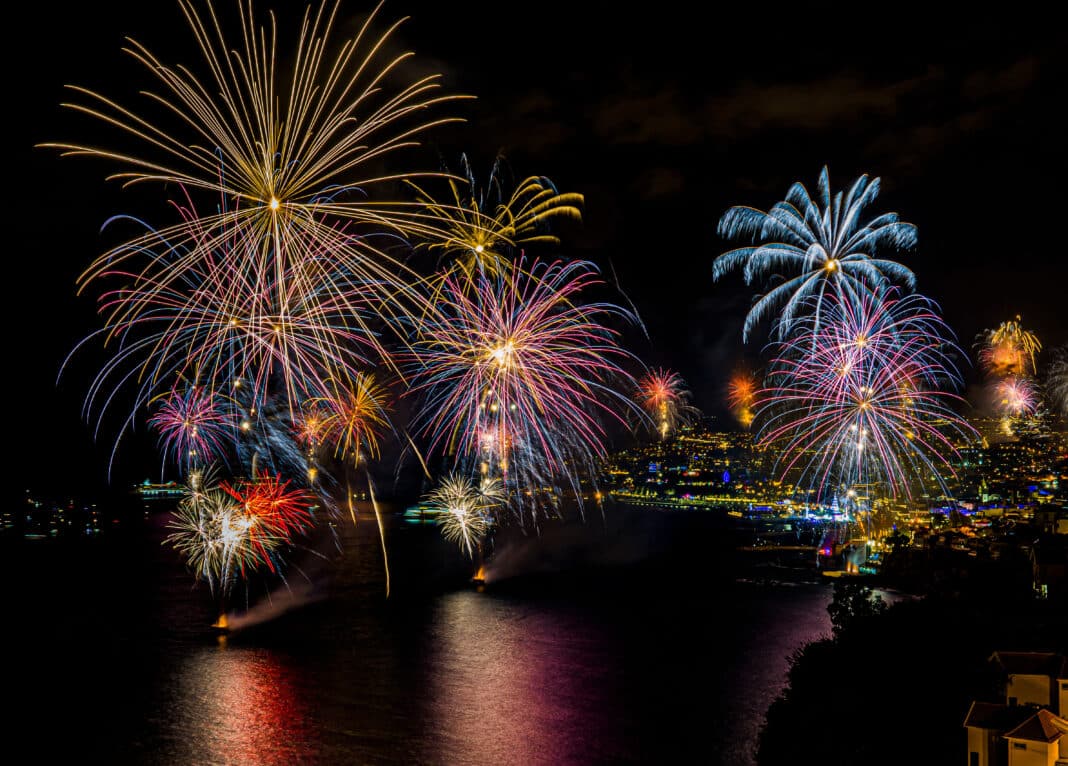 Feuerwerk auf Madeira. Foto: © Aman / Adobe Stock