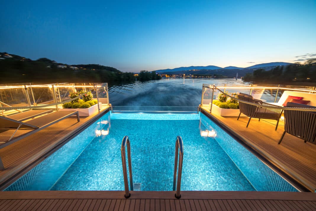 Infinity Pool der Amadeus Provence. Foto: Amadeus Flusskreuzfahrten