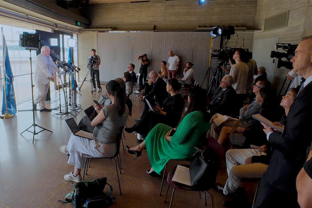 Clive Palmer kündigte sein ehrgeiziges Vorhaben am 13. März 2024 auf einer Pressekonferenz in Sydney an. Foto: © Blue Star Line