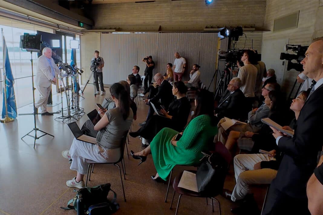 Clive Palmer kündigte sein ehrgeiziges Vorhaben am 13. März 2024 auf einer Pressekonferenz in Sydney an. Foto: © Blue Star Line