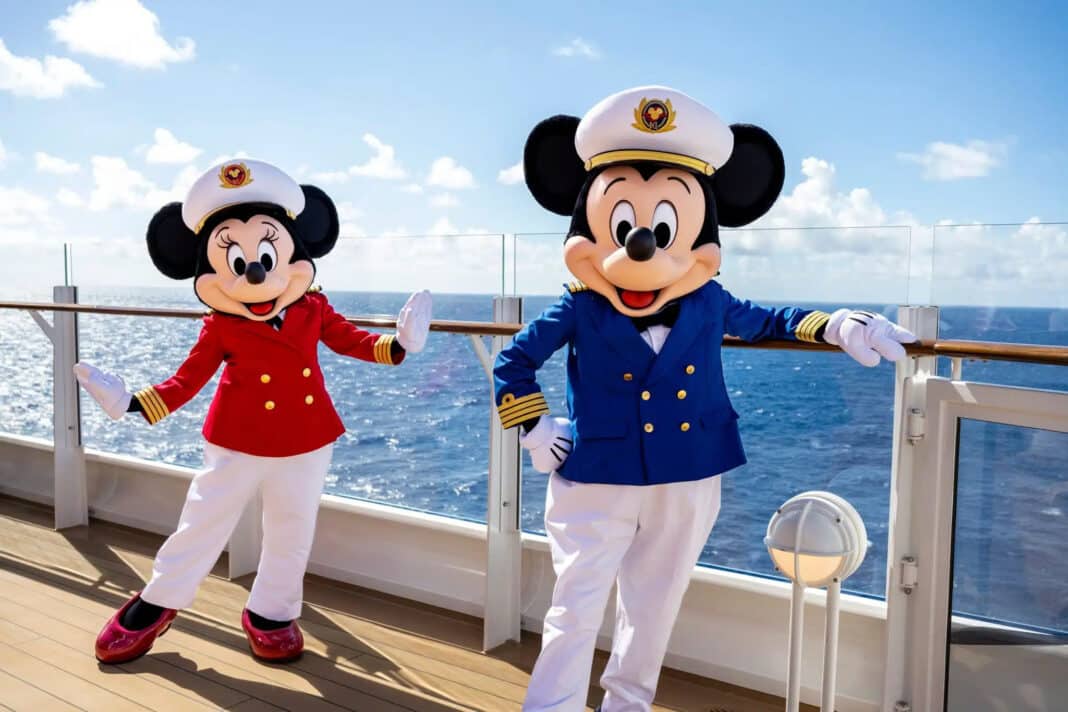Micky & Minnie an Deck, Foto: © Disney Cruise Line