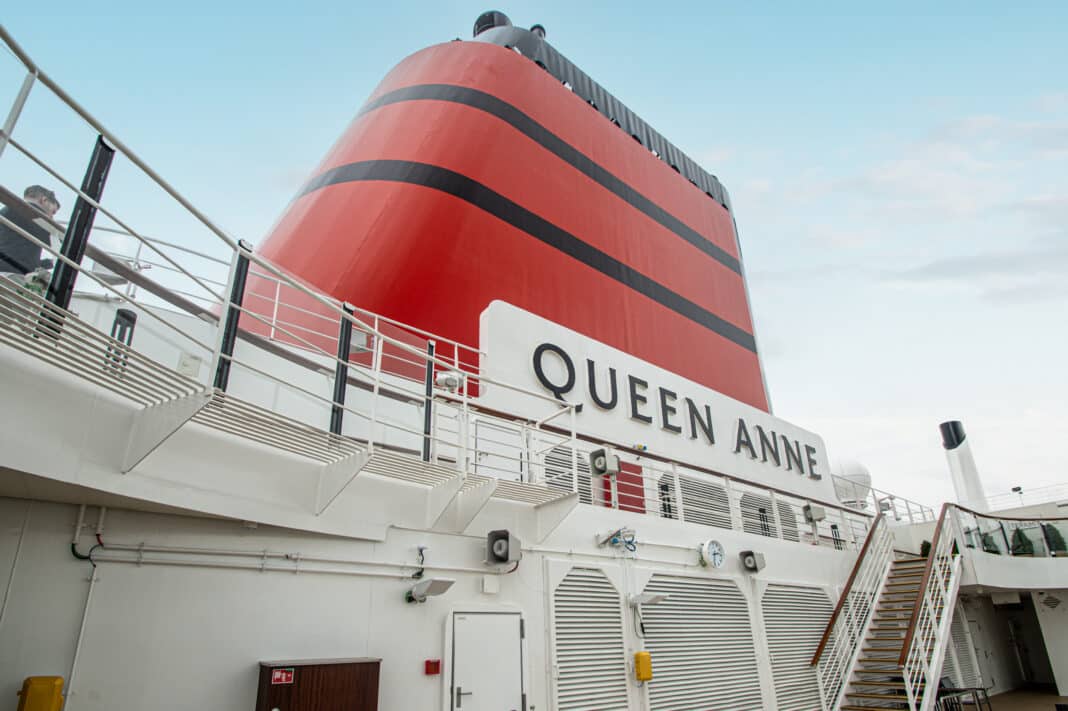 Queen Anne Funnel, Queen Anne, Cunard; Foto: © Tobias Lange-Rüb / CRUCERO