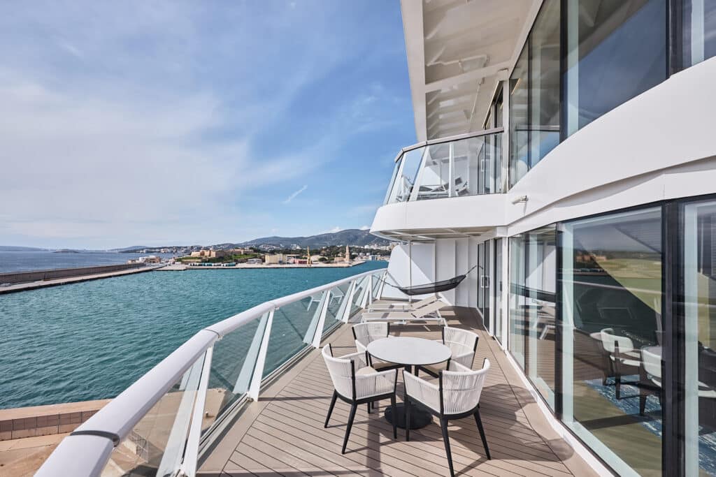 Veranda der Große Freiheit Suite. Foto: TUI Cruises