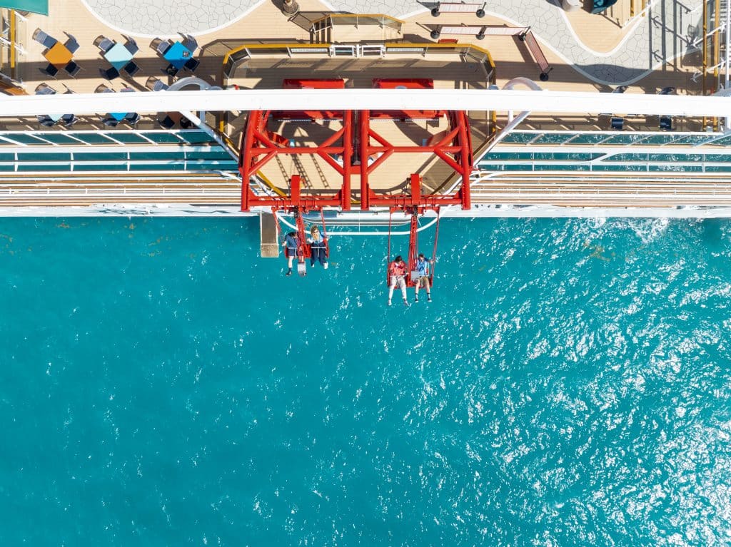 „Cliffhanger“-Schaukel, Foto: © MSC Cruises / Ivan Sarfatti