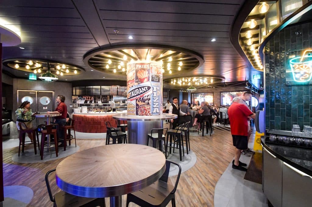 Schnelles, zwangloses Essen "on the go". Foto: © Tobias Lange-Rüb / CRUCERO