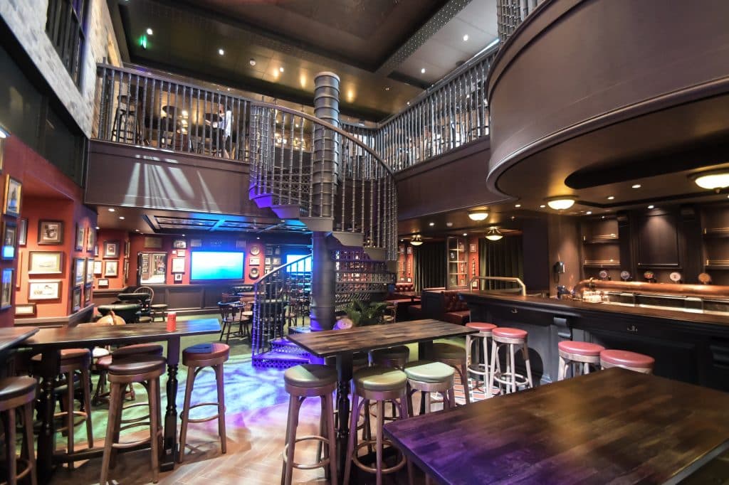 Hier braut MSC selbst, in Brautanks aus München. In der 2. Etage befindet sich das Gin-Project. Foto: © Tobias Lange-Rüb / CRUCERO