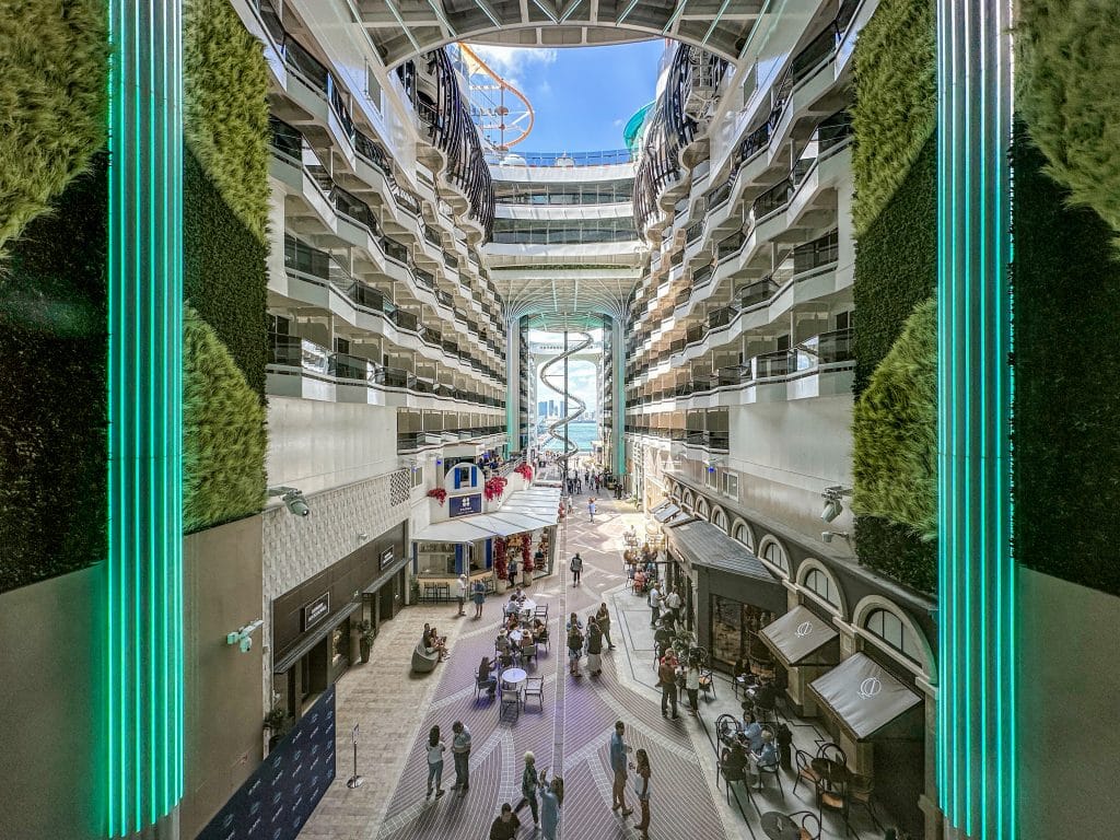 World Promenade MSC World America, Foto: © Tobias Lange-Rüb / CRUCERO