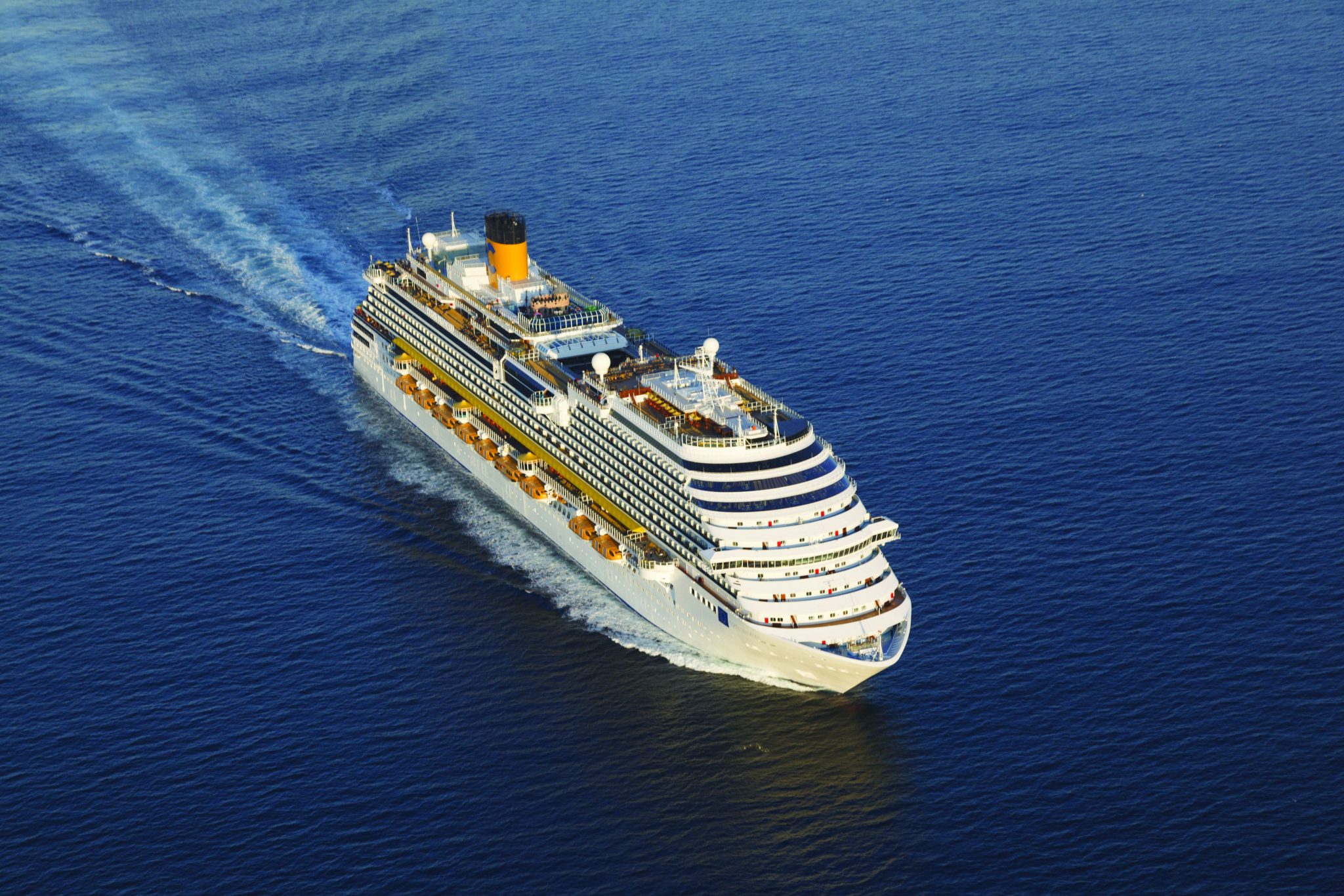 Mit-Costa-ab-Hamburg-oder-Kiel-im-Sommer-auf-Kreuzfahrt