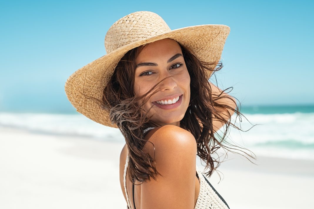 Produkte, die einen aussehen lassen wie „gerade vom Segeltrip zurück“, auch wenn’s nur der Balkon war, sind gerade schwer angesagt und somit das neue Must-have. Foto: © Rido / Adobe Stock