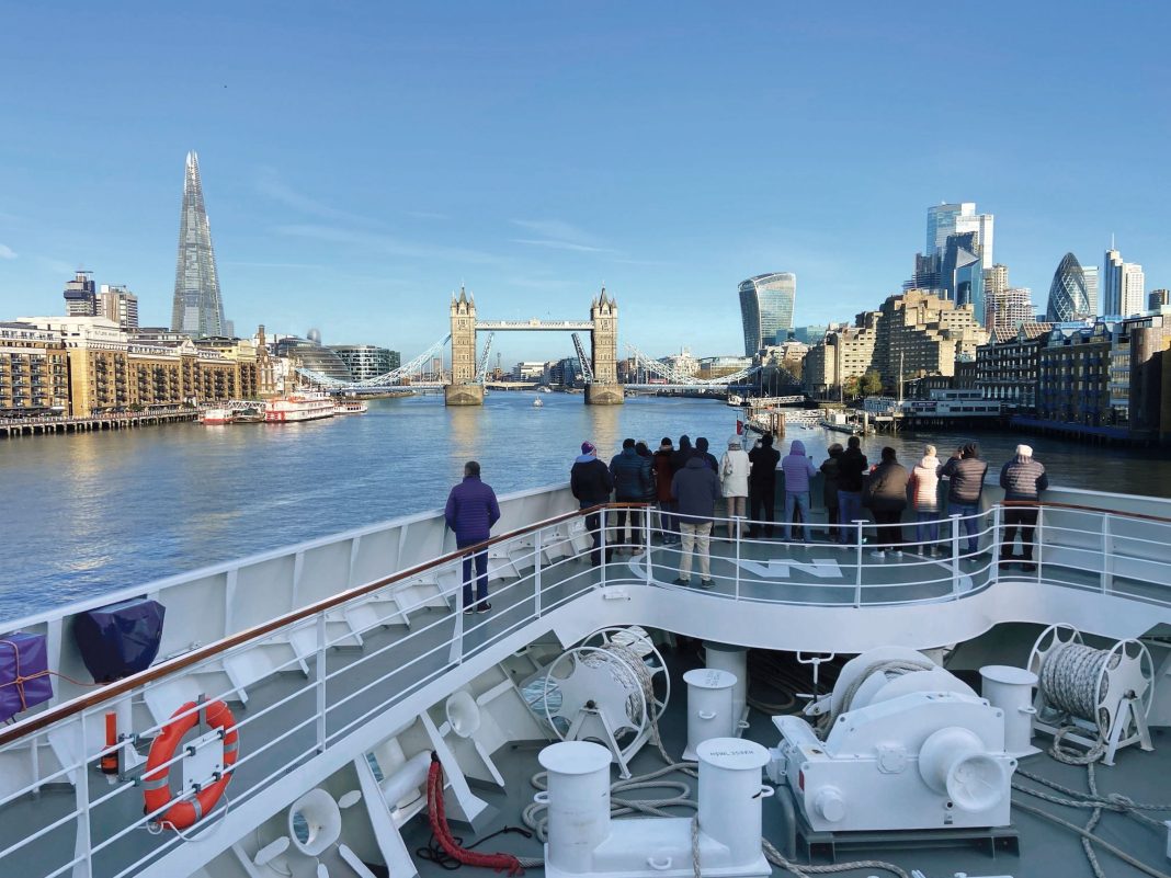 Die Fahrt über die Themse bis hin zur Tower Bridge und darunter hindurch ist ein Erlebnis, Foto: © Hapag-Lloyd Cruises