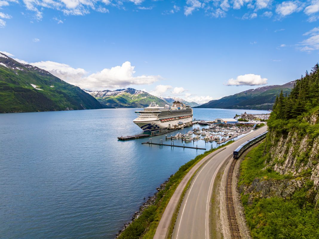 Die Sapphire Princess in Alaska, Foto: © Princess Cruises