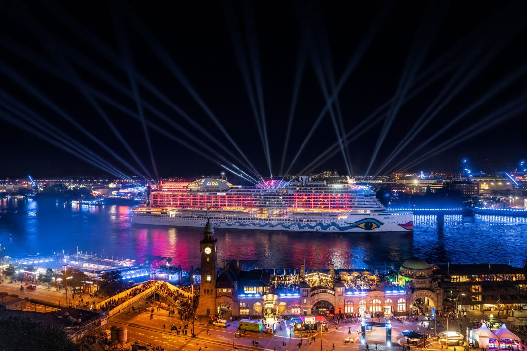 AIDAperla bei den Hamburg Cruise Days, Foto: © Christian Lietzmann / AIDA