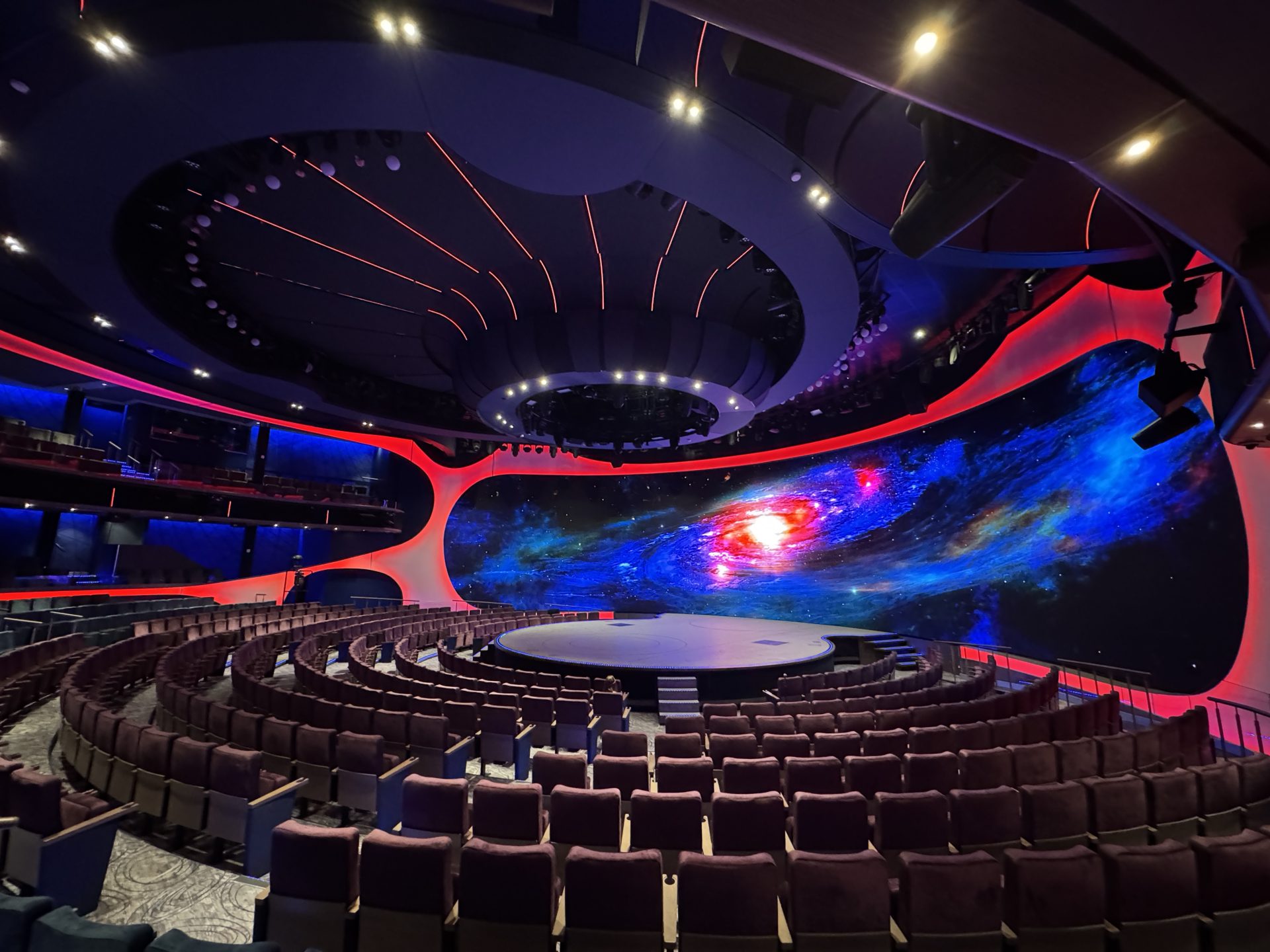 Theater auf der Celebrity Xcel. Foto: Christoph Assies