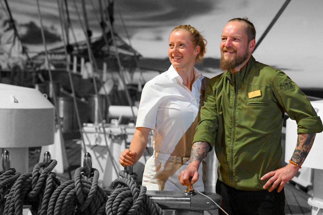 Küchenchef Maik Albrecht und Sommelière Franziska Pauli übernehmen die kulinarische Verantwortung an Bord des Segelschiffes SEA CLOUD SPIRIT. Foto: © Sea Cloud Cruises
