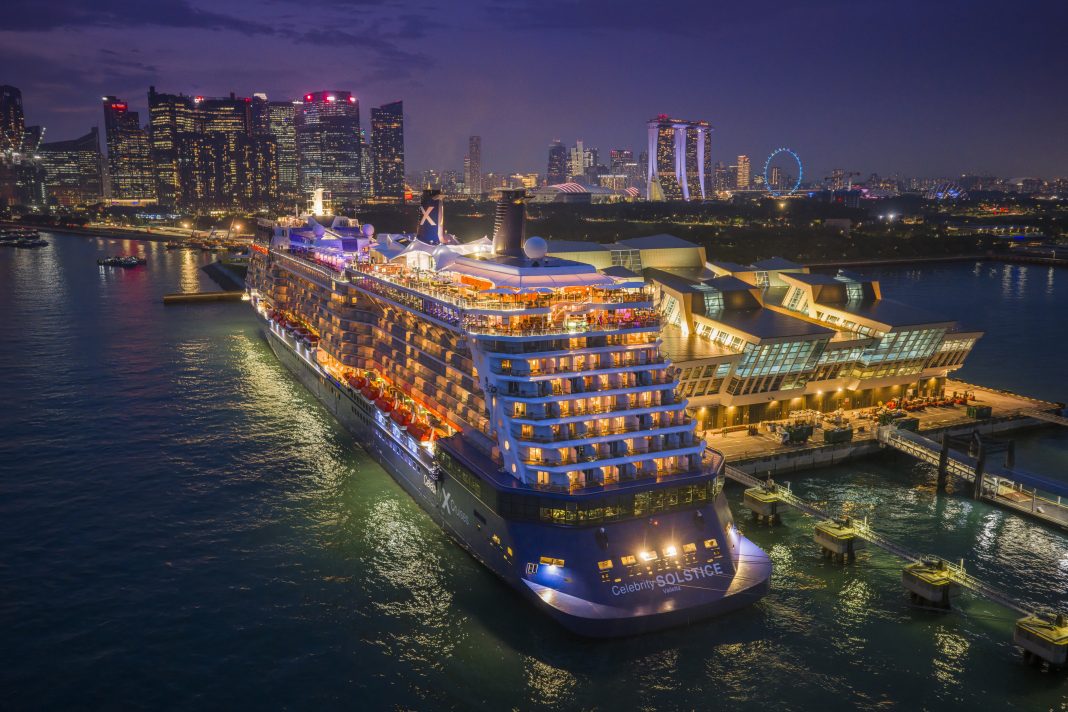 Celebrity Solstice in Singapur; Foto: © Celebrity Cruises