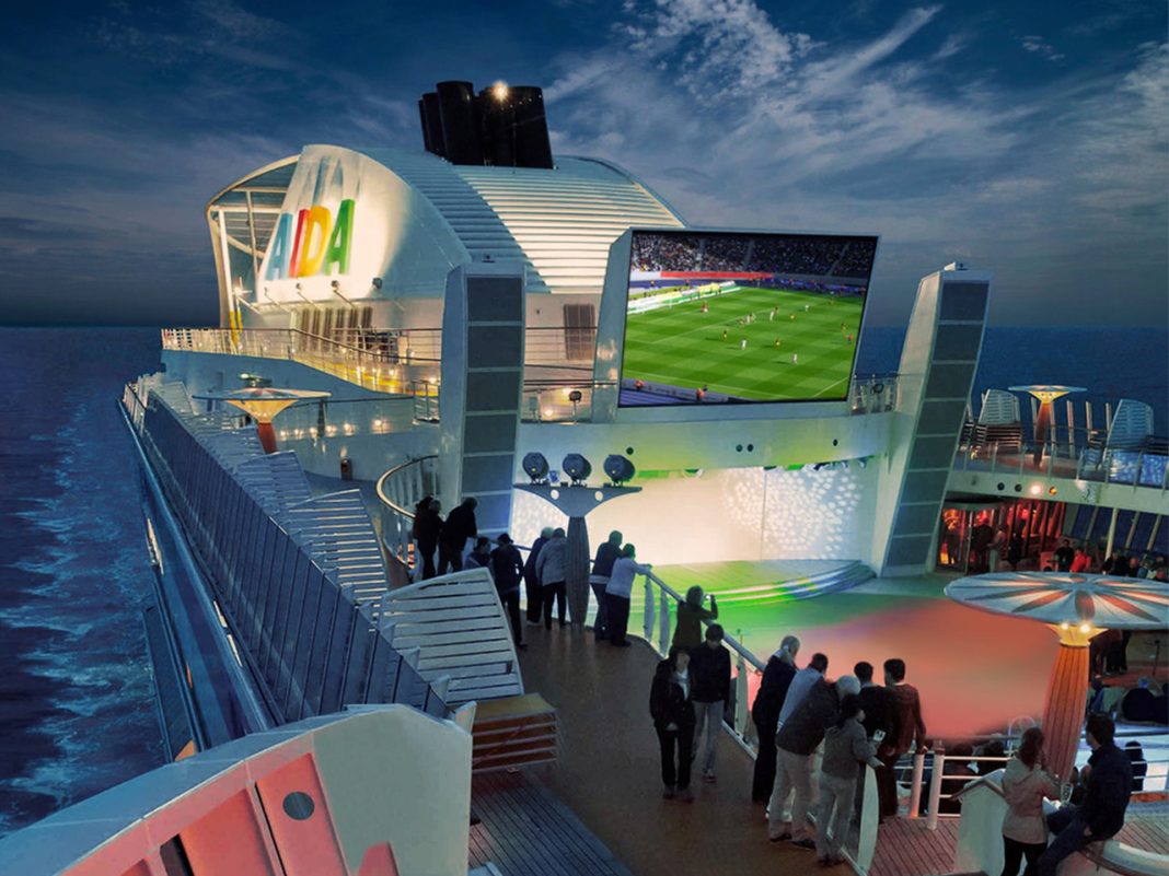 An Bord der AIDA-Schiffe wird die Fußball-WM 2026 gefeiert. Foto: AIDA Cruises