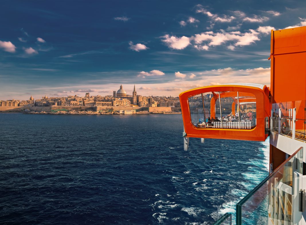 Edge-Klasse Schiff vor Malta, Foto: © Celebrity Cruises