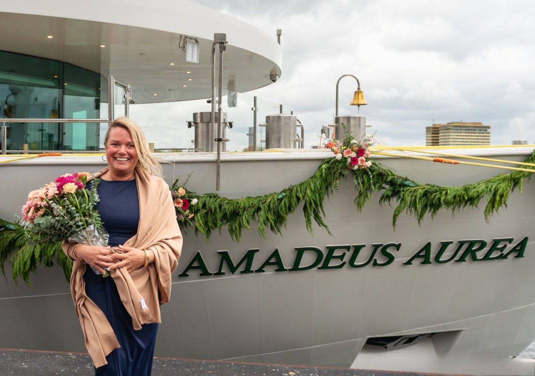 Taufpatin der AMADEUS Aurea ist Kristie Keller, Inhaberin von Addicted to Adventures, die nach Angaben des Unternehmens eng mit der Marke AMADEUS verbunden ist. Foto: © AMADEUS Flusskreuzfahrten